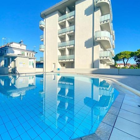 Residence Caorle Trilocale Con Piscina - Agenzia Cocal Luaran gambar