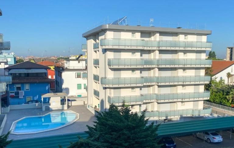 Residence Caorle Trilocale Con Piscina - Agenzia Cocal Luaran gambar